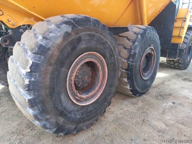 Dumper Komatsu HM400-3R (4 pcs available in Abu Dhabi)