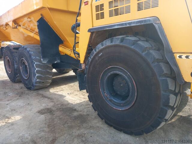 Dumper Komatsu HM400-3R (4 pcs available in Abu Dhabi)