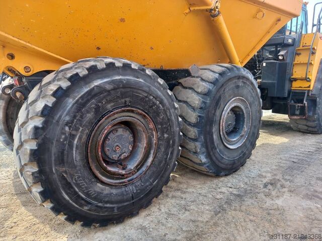 Dumper Komatsu HM400-3R (4 pcs available in Abu Dhabi)