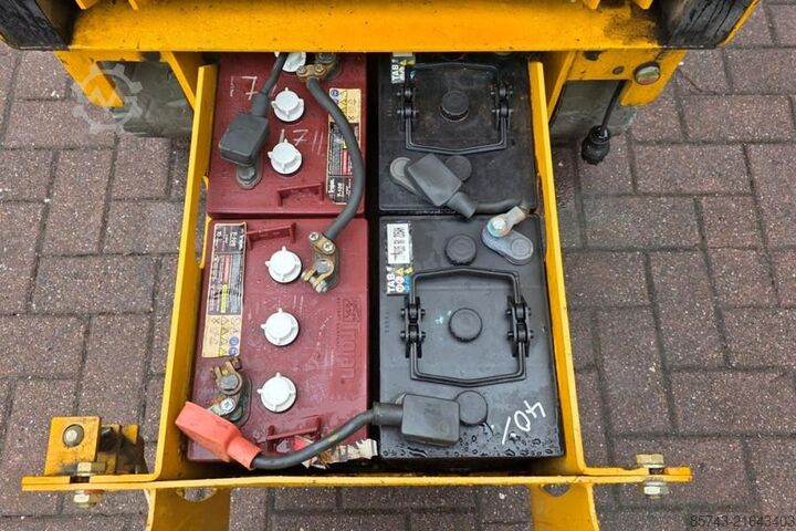 Scherenhebebühne Haulotte Compact 8 As-Is, Electric, 8m Working Height, 350k
