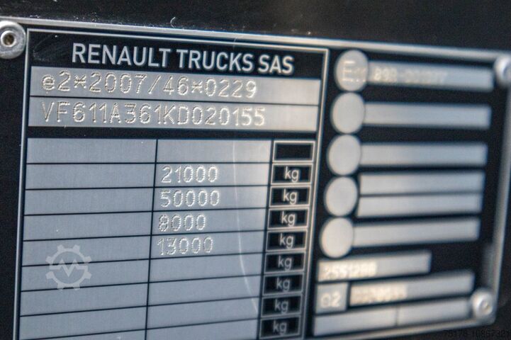 Standard tractor RENAULT T440