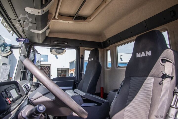 Standard tractor MAN TGS 26.470 6X6H+HYDR