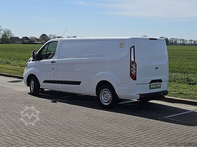 High-roof van FORD TRANSIT CUSTOM 2.0 L2H1 Navi Trekhaak!
