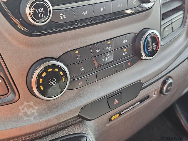 High-roof van FORD TRANSIT CUSTOM 2.0 L2H1 Navi Trekhaak!
