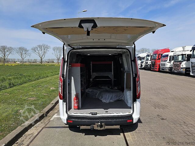 High-roof van FORD TRANSIT CUSTOM 2.0 L2H1 Navi Trekhaak!