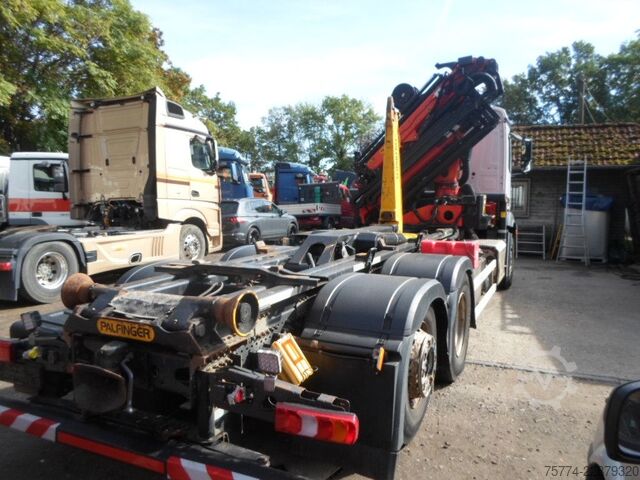 Abrollkipper MERCEDES-BENZ 2843/6x2/Abroller-Kran PK 22002+JIB 060.