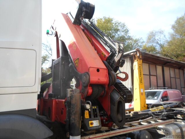 Abrollkipper MERCEDES-BENZ 2843/6x2/Abroller-Kran PK 22002+JIB 060.