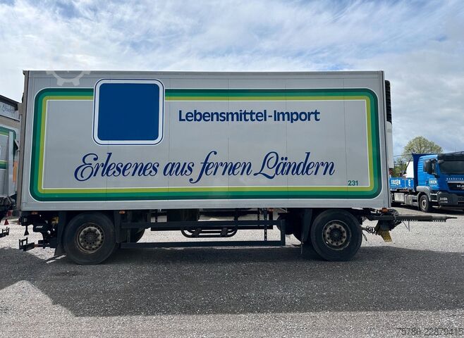 Box trailer SCHMITZ CARGOBULL KO 18 ISO Koffer / LBW 1500 kg