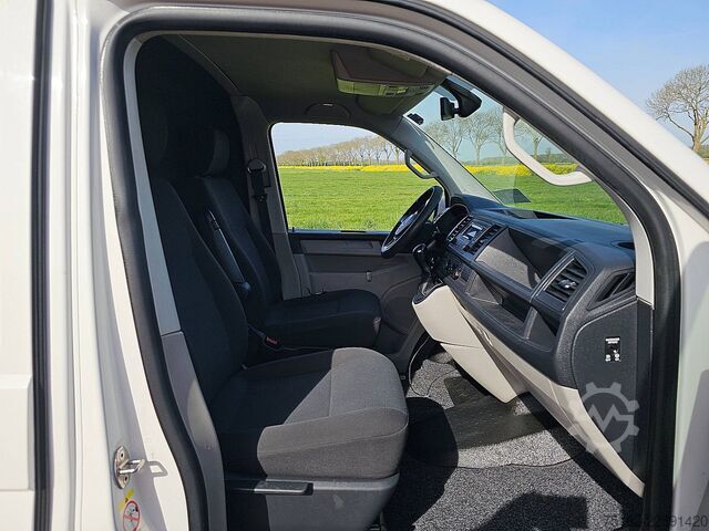 High-roof van VW TRANSPORTER 2.0 TDI L1H1 150Pk Automaat!