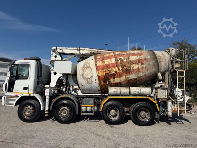 Concrete pump truck Astra HD8 84.45