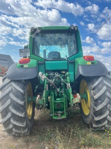 Traktor John Deere 6520