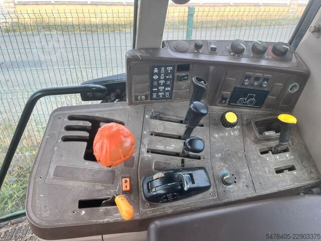 Traktor John Deere 6520