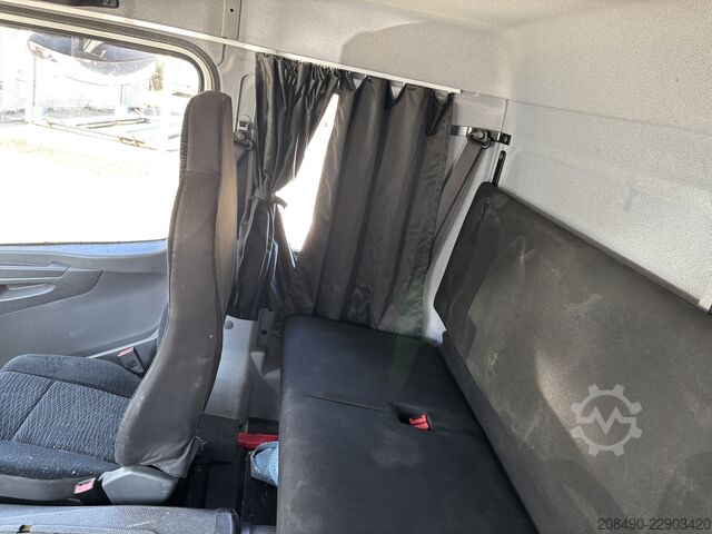 Transporter Fahrgestell mit LBW Mercedes-Benz Atego 821 L, FFH 6 Sitzer