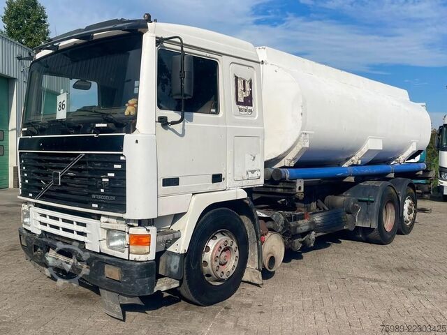 Tankwagen Volvo F 12 15000 L 3 COMPARTMENTS, HANDGESCHAKELD, ADR