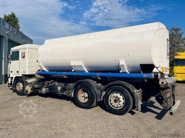 Tankwagen Volvo F 12 15000 L 3 COMPARTMENTS, HANDGESCHAKELD, ADR
