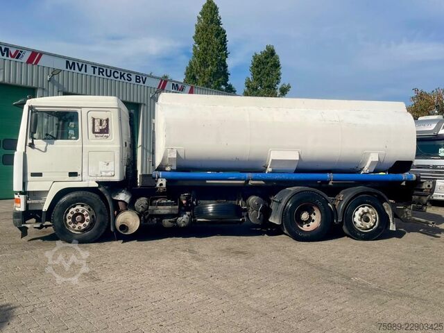 Tankwagen Volvo F 12 15000 L 3 COMPARTMENTS, HANDGESCHAKELD, ADR