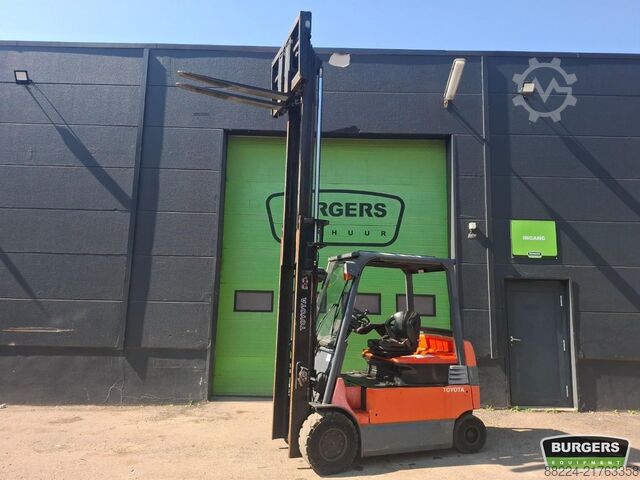 Forklift Toyota 7FBMF30