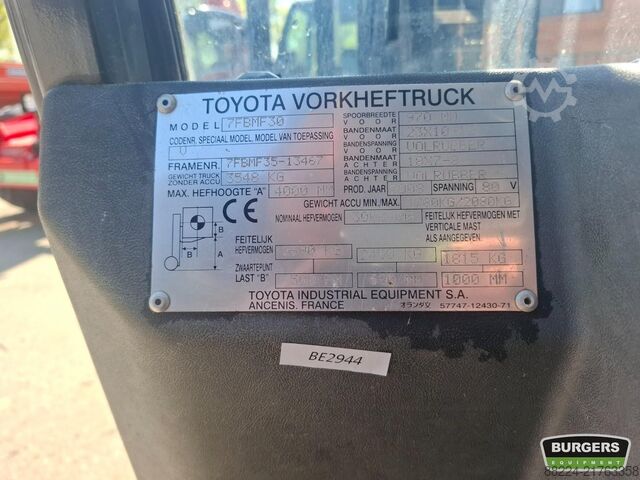 Forklift Toyota 7FBMF30