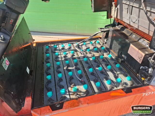 Forklift Toyota 7FBMF30