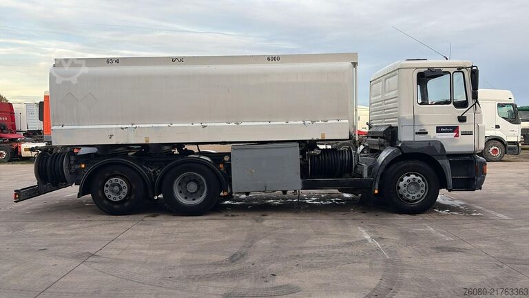 Tanker MAN 25.292 (19220 L / 3 COMPARTIMENTS / 6X2 / MANUA...