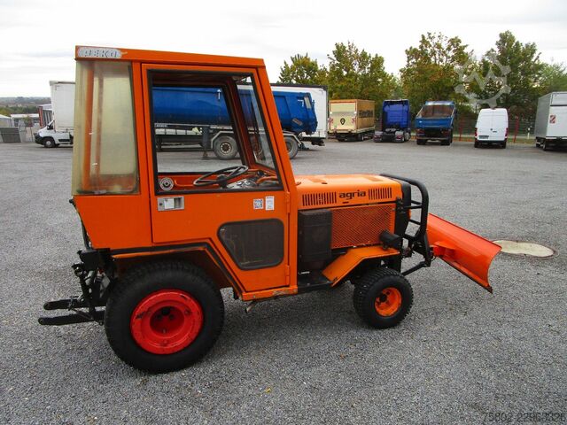 Traktor Agria 5900 mit Schneepflug+Kabine*
