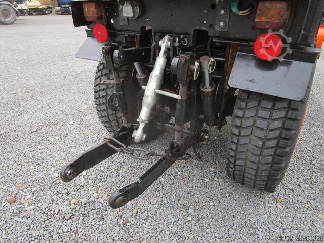 Traktor Agria 5900 mit Schneepflug+Kabine*