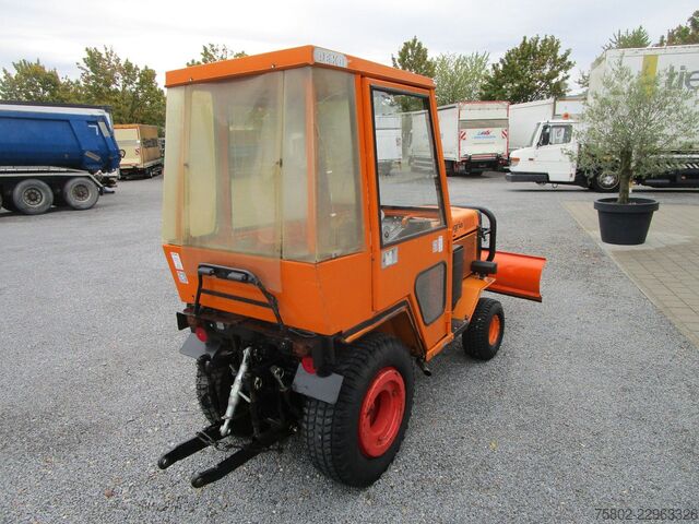 Traktor Agria 5900 mit Schneepflug+Kabine*
