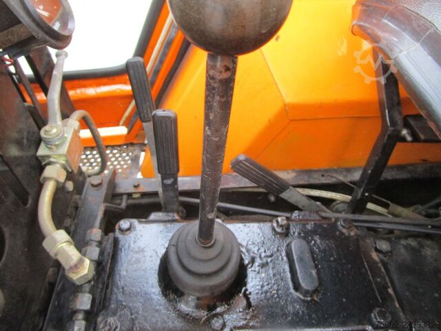 Traktor Agria 5900 mit Schneepflug+Kabine*