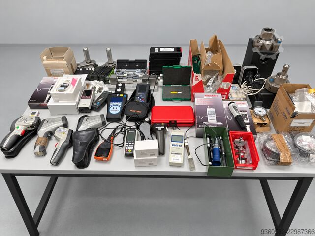 Laboratory equipment set - -