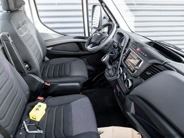 Three-way tipper with crane Iveco Daily 70C18 HA8 Kipper Kran