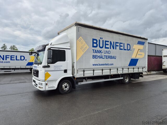 Curtain sider van MAN 8.220 TGL