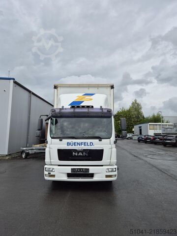 Curtain sider van MAN 8.220 TGL