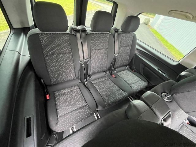 Minibus MERCEDES-BENZ Vito 116 Tourer PRO 4x4 lang STANDHZ AHK PDC KAM