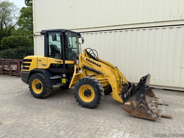 Wheel loader YANMAR V70S Schwenklader / 2017 BJ / Schaufel + Gabel