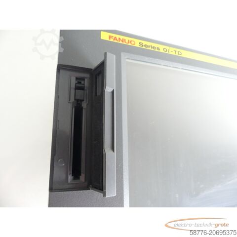 Fanuc component Fanuc A02B-0319-B502 / T Oi-TD Panel SN: E122B1144 + Tastatur A02B-0319-D519 / T