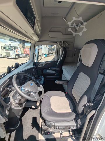 Volume tractor unit FORD F-MAX 500 mega