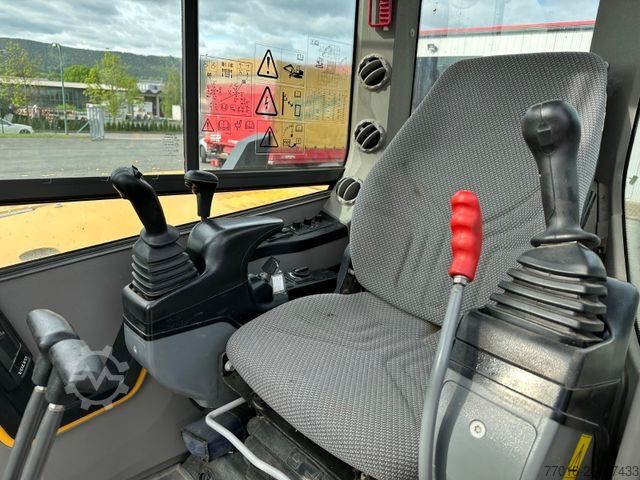 Chain excavator VOLVO EC88D,Verstellausleger,Powertilt,Klima, 3 Löffel