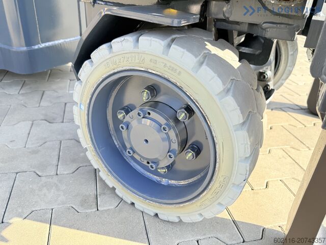 Schmalganggabelstapler Combilift AISLE MASTER TRIPLEX 8500 FREE LIFT TOP1