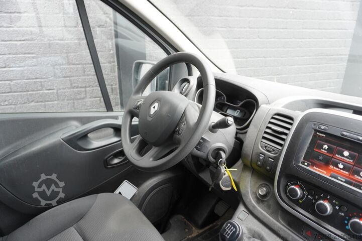 Delivery van Renault Trafic 2.0 dCi 120PK EURO 6 - Airco - Navi - Cr...