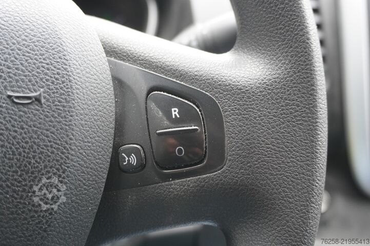 Delivery van Renault Trafic 2.0 dCi 120PK EURO 6 - Airco - Navi - Cr...