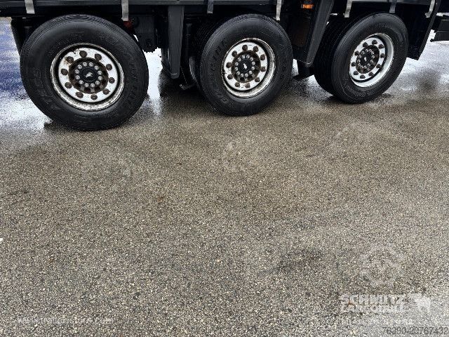 Auflieger mit Pritsche & Plane Schmitz Cargobull Semitrailer Curtainsider Mega