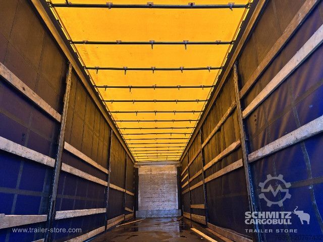 Auflieger mit Pritsche & Plane Schmitz Cargobull Semitrailer Curtainsider Mega