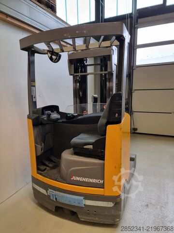 Reach truck Jungheinrich mit lediglich 320Stunden ETV 216