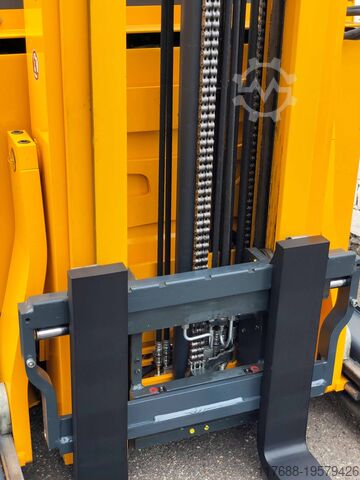 Reach trucks Jungheinrich ETV 214 - Service Neu - nur 3.995 Std. - Batterie 80%