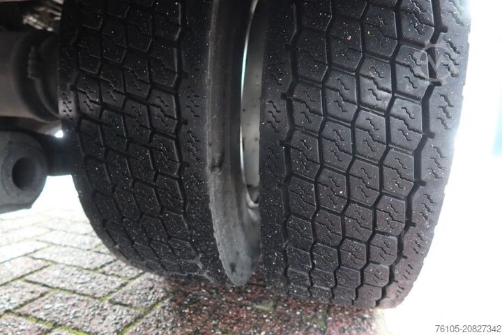 Koffer Mercedes-Benz Atego 1223 1223 L  Bak + Klep Bar 3000 KG