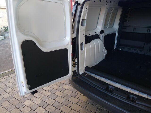 Sonderausbau-Transporter VW Caddy Cargo 2,0 TDI 90 kW!