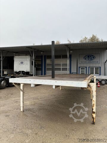 Wechselpritsche offen Krone Plattform 7,45m mit Steckrungen mittig