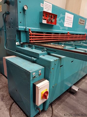 Hydraulic plate shears Sagita Beyeler 2550x10