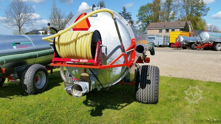 Manure spreader  Watertank met haspel