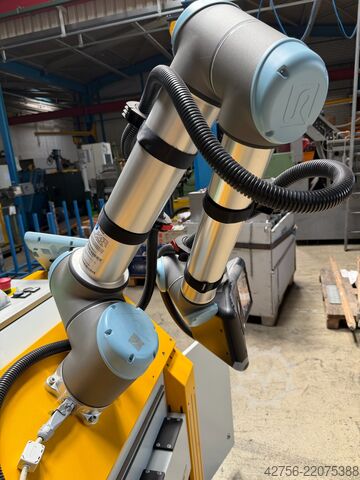 Robots Universal Robots UR10 Cobot